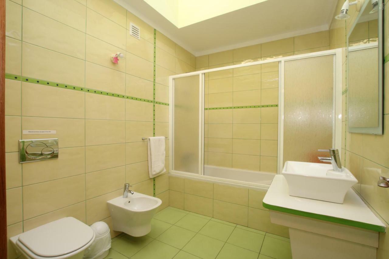 Full Private 300Sqm Villa Jacuzzi Heated Pool Ideal & Quiet Location Albufeira Buitenkant foto